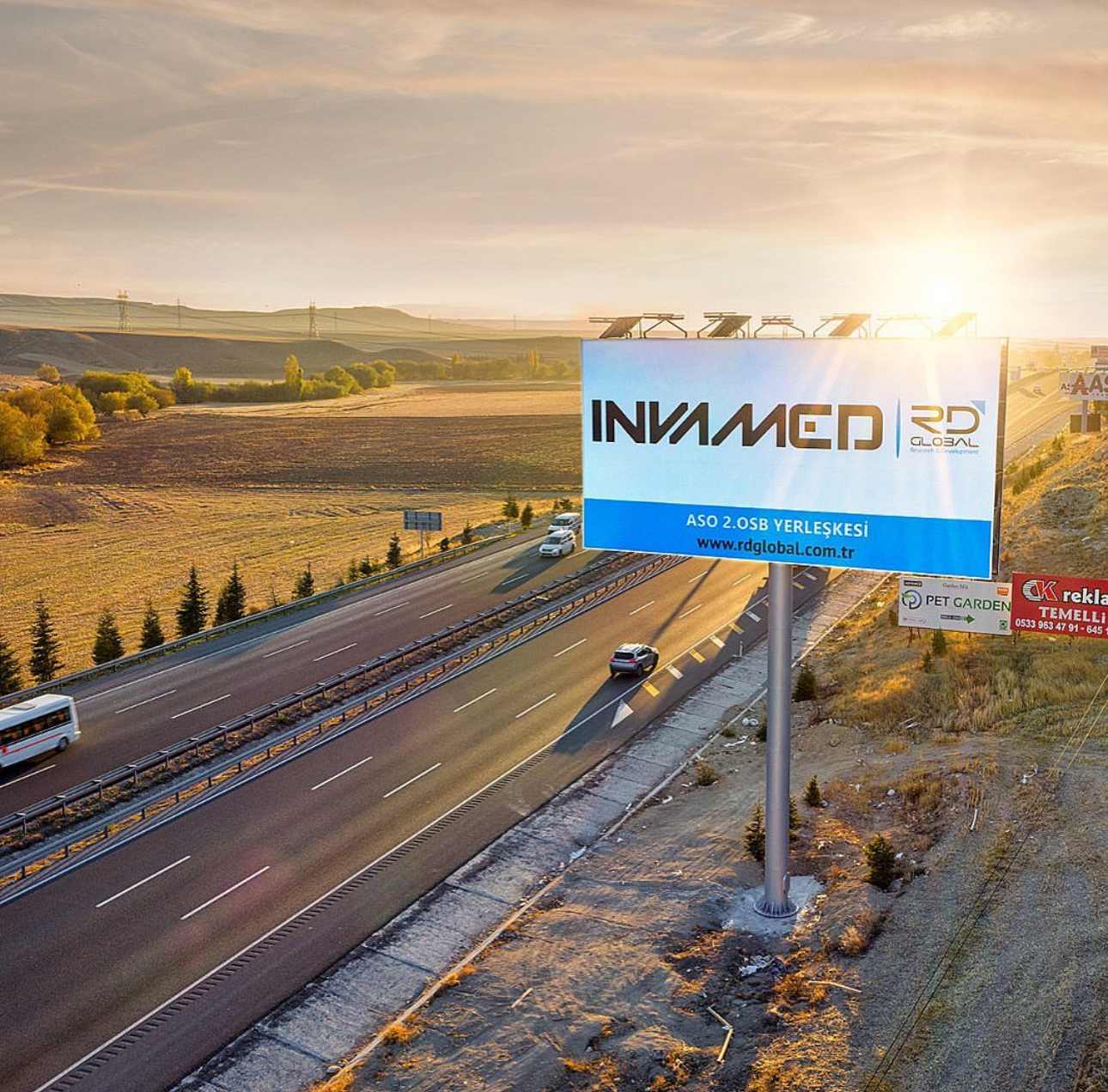 Totem and Pylon Signs